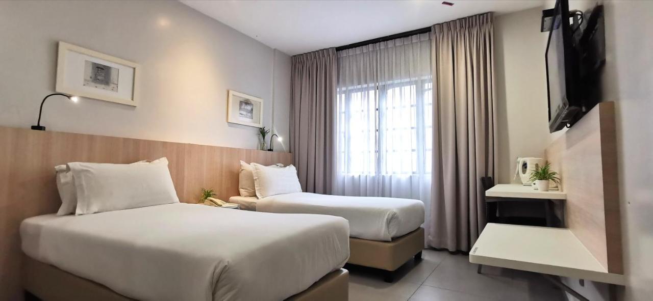 Country Inn Kulai Exterior photo