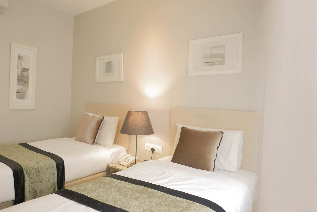 Country Inn Kulai Exterior photo